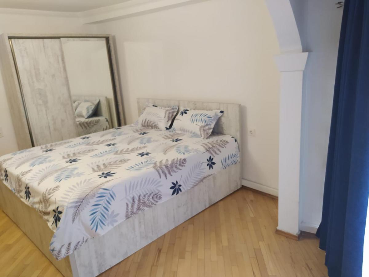 Apartment Dry Bridge Tbilisi Esterno foto